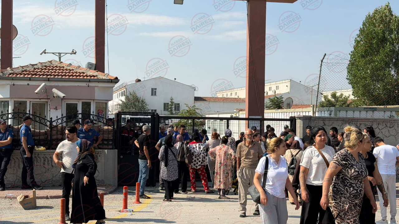 Konya’da cezaevi önünde bekleyiş sürüyor! “İsyan çıktı” iddiası yalanlandı 2
